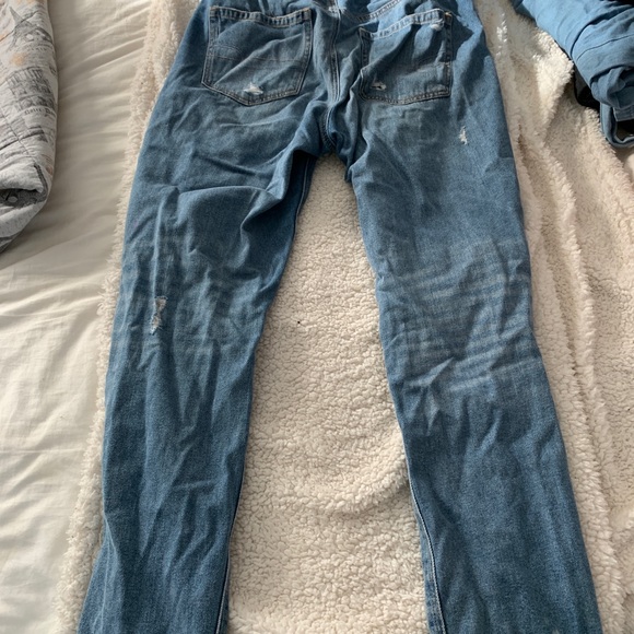 American Eagle boyfriend jeans - Picture 3 of 3